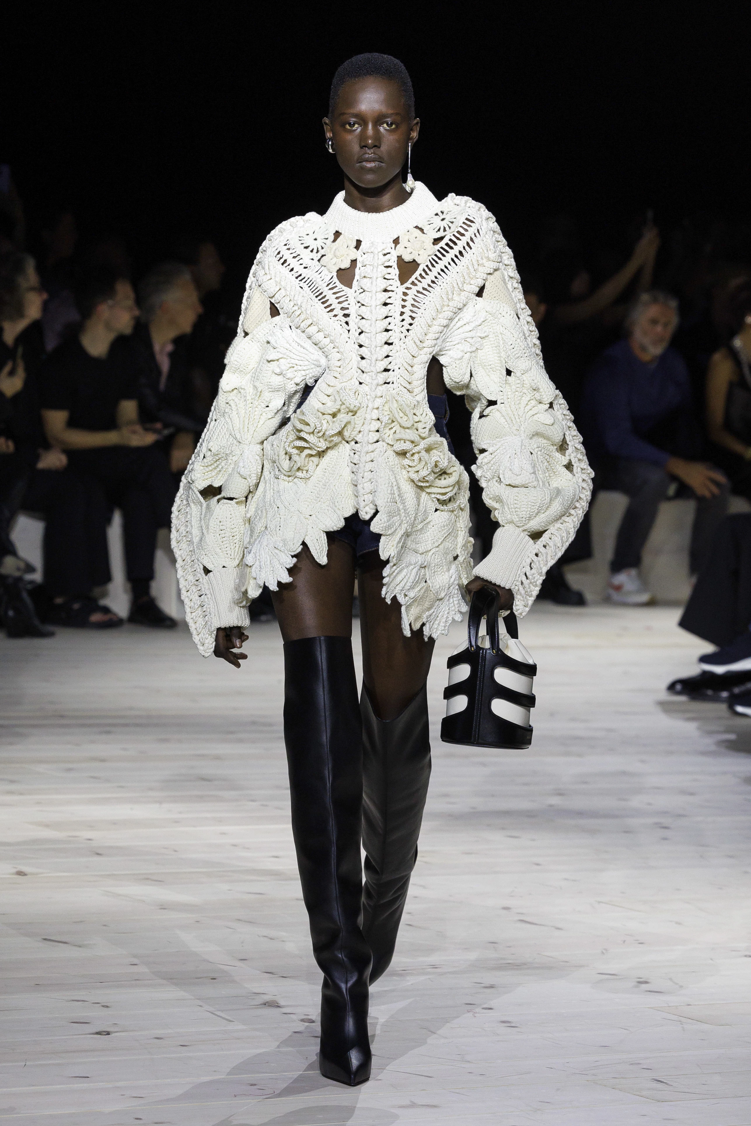 Alexander McQueen весна-літо 20243