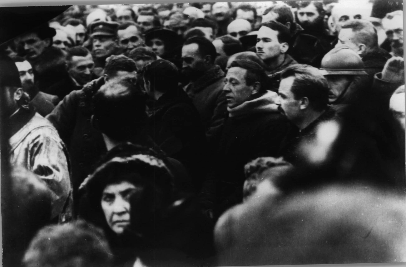 Володимир Винниченко та Симон Петлюра під час молебню з нагоди проголошення Акта Злуки УНР і ЗУНР; 22 січня 19192