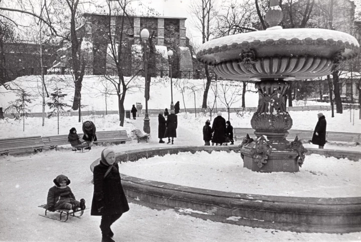 ЦУМ, Головпоштамт, Софійська площа: фото зимового Києва з 1904 року3