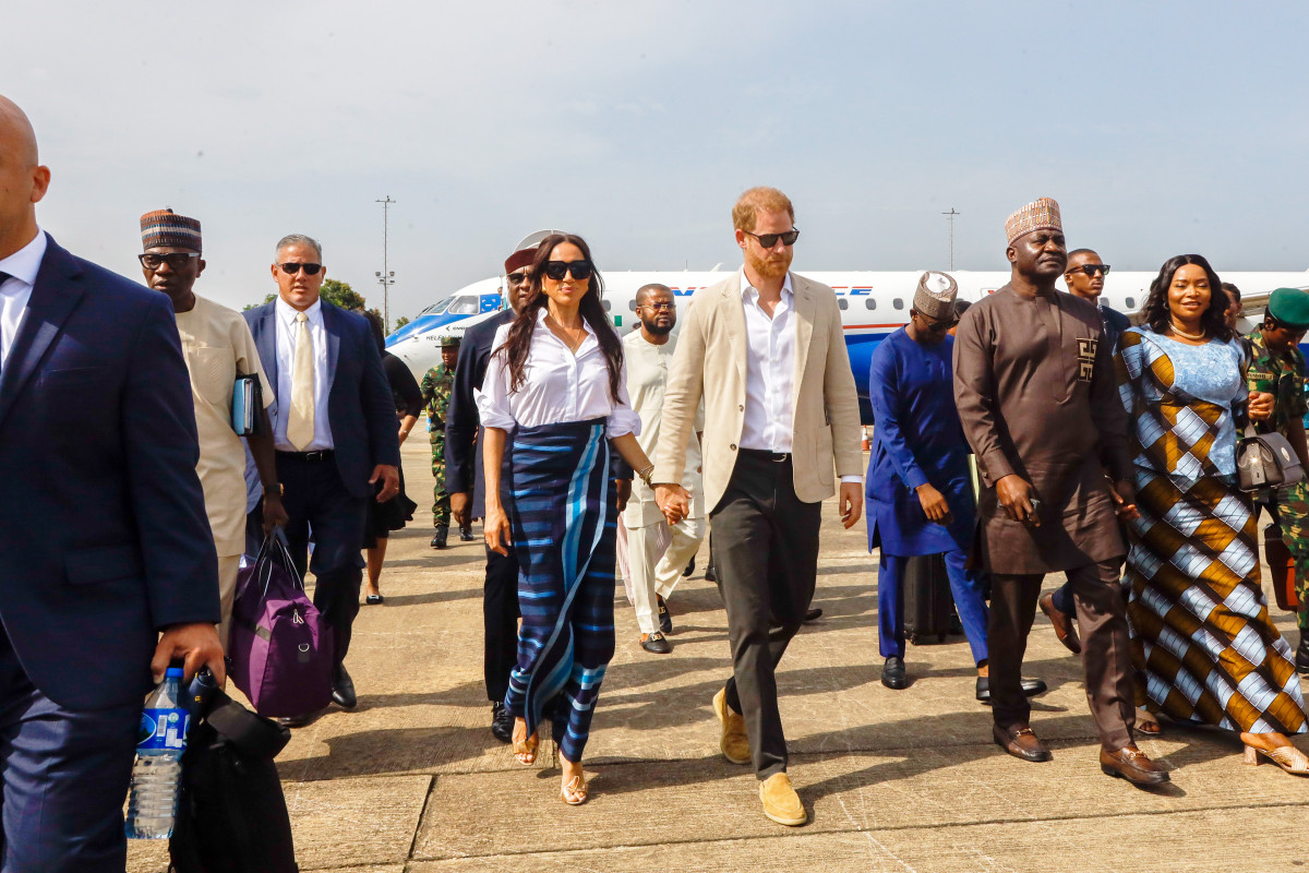 Принц Гаррі та Меган Маркл вирушили в тур Нігерією — фоторепортаж3