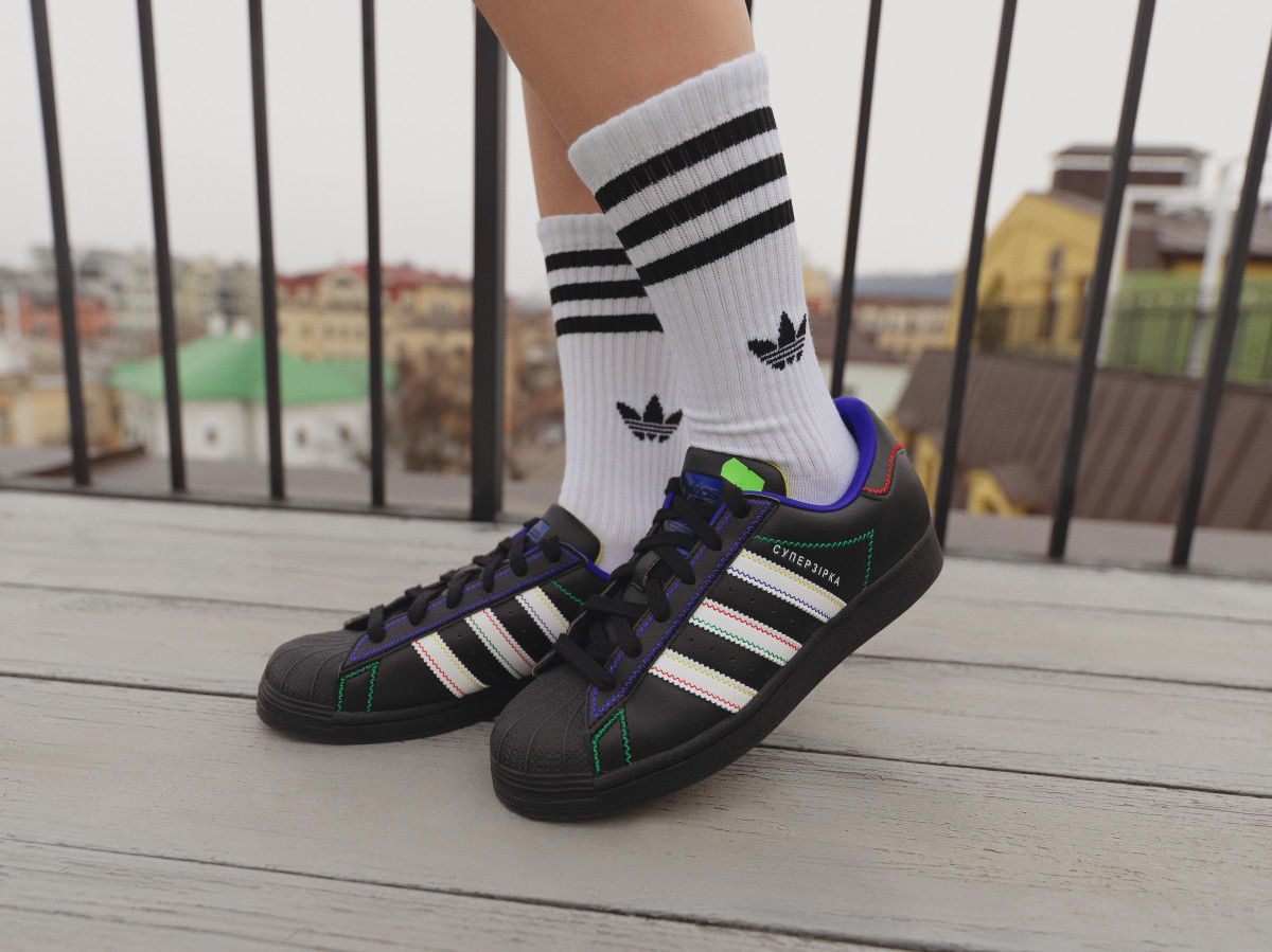 Ксенія Шнайдер про співпрацю з adidas Originals, синергію з командою та улюблений предмет із колекції. Інтерв'ю ELLE5