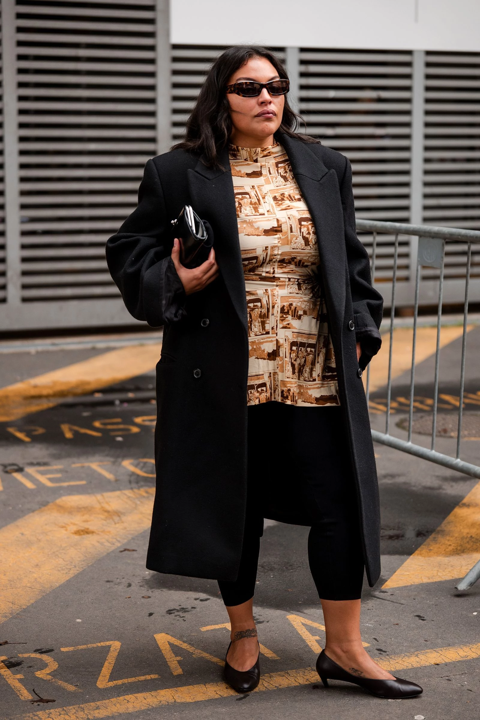 Довга блуза + легінси: модний тренд з 1980-х повертається цієї осені3