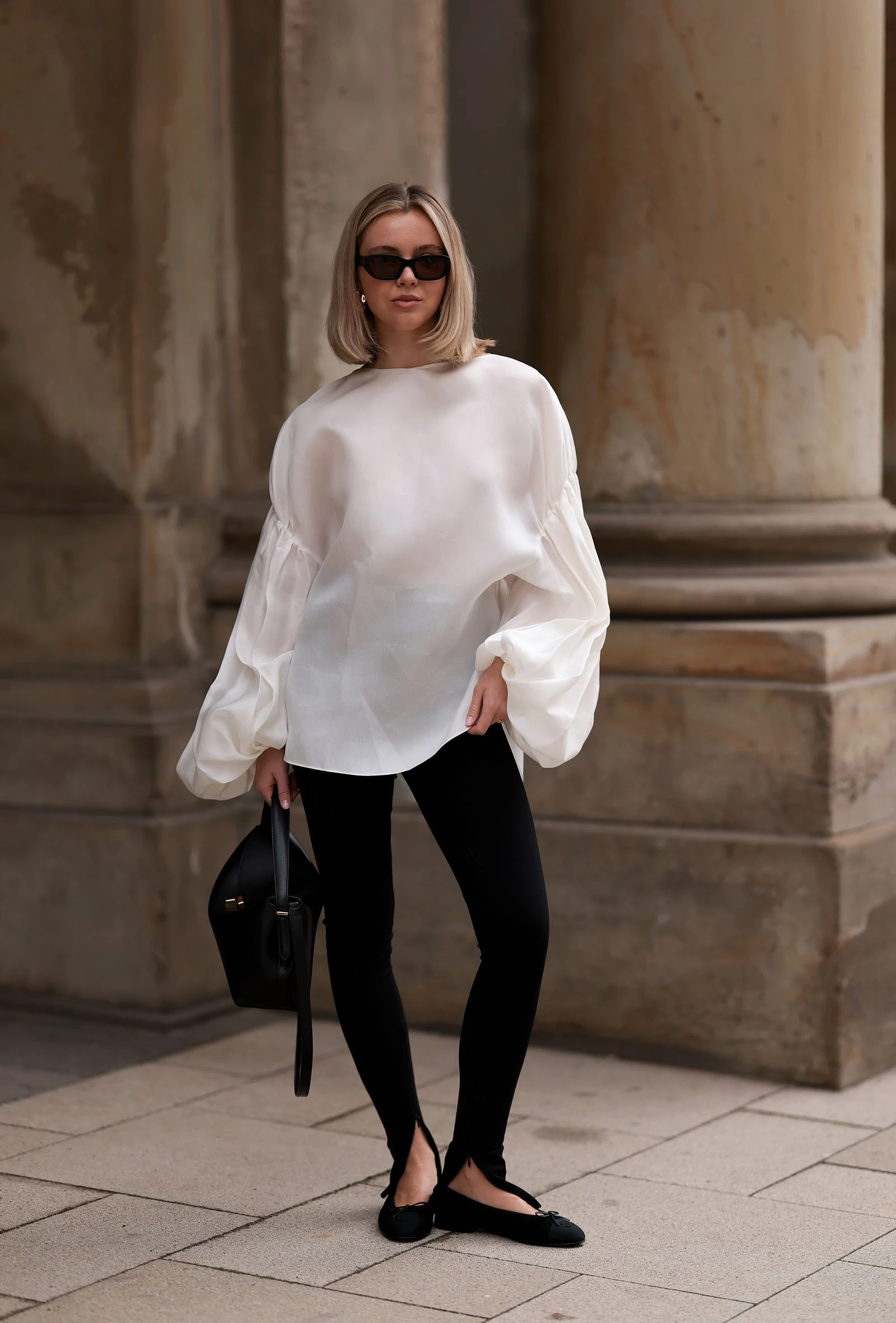 Довга блуза + легінси: модний тренд з 1980-х повертається цієї осені2