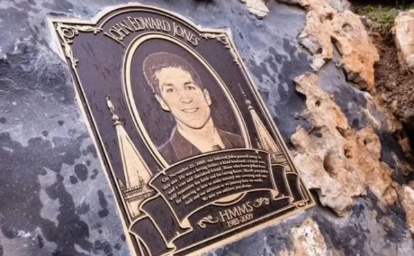 Години мук забрали своє життя, і Джон переніс зупинку серця через своє становище (Зображення: Роздатковий матеріал родини Джонсів) Пояснення – інцидент у печері Натті-Патті