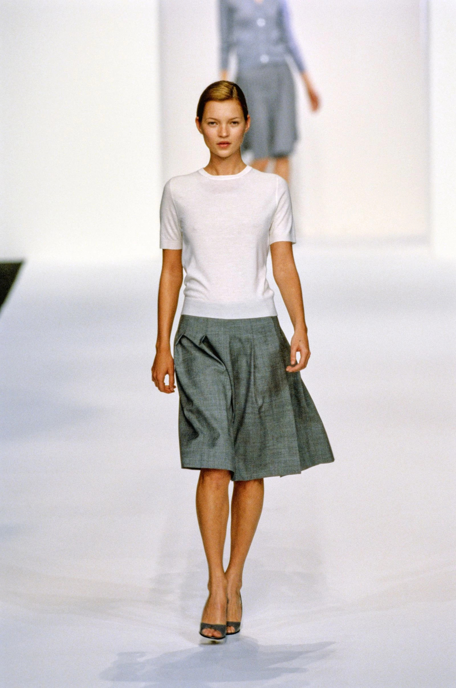 5 моделей туфель на підборах з 1990-х, які повернулися в 2025 році0