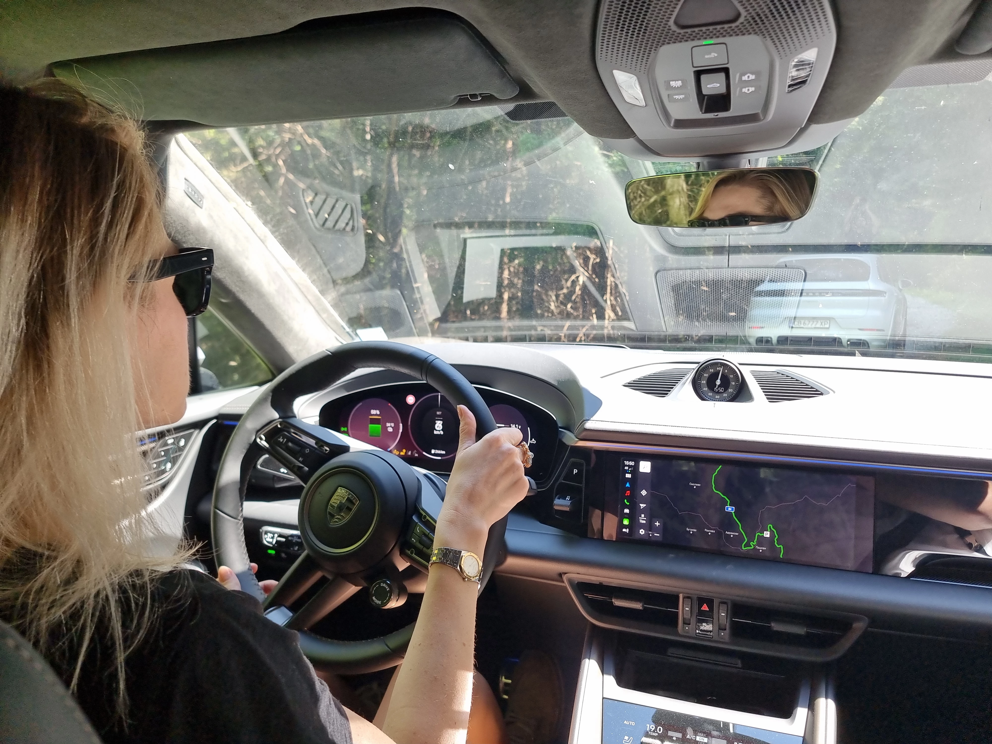 Майбутнє вже тут: що потрібно знати про новий Porsche Macan6