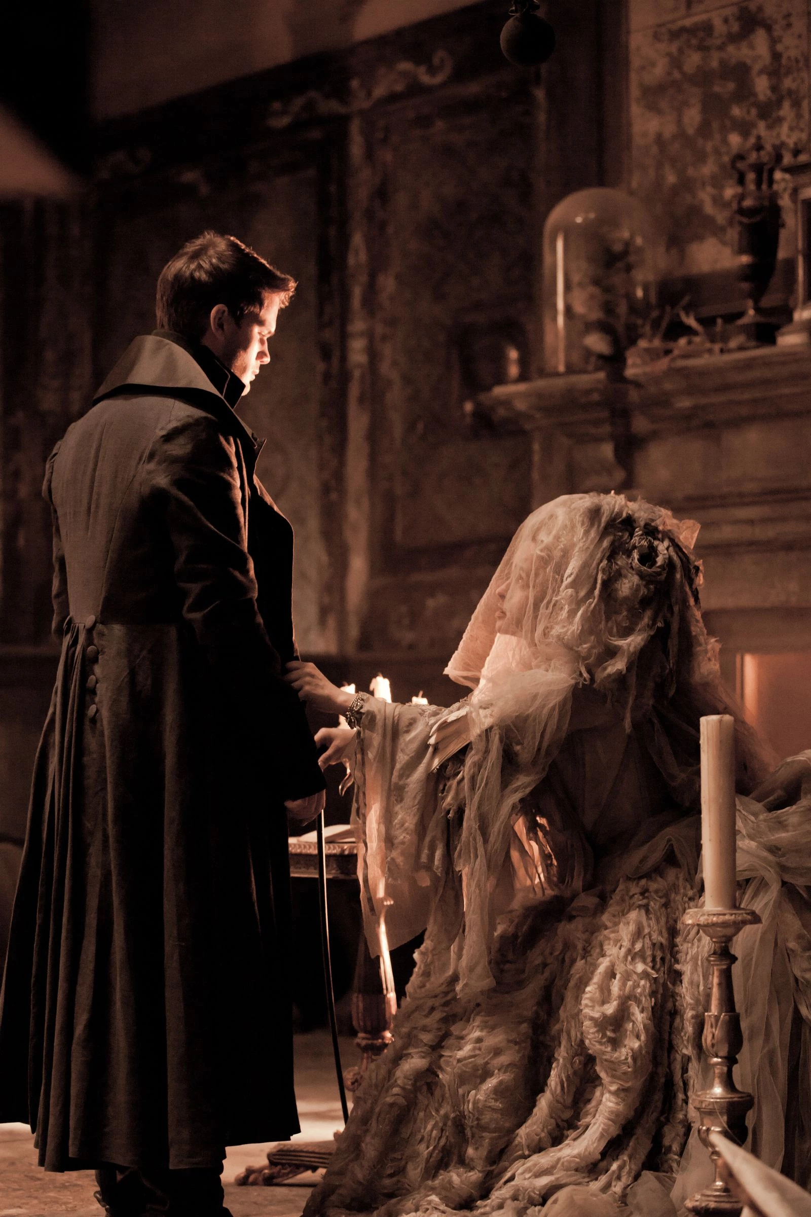 Моторошні ляльки з фільмів жахів — головне джерело натхнення в моді 2025 року7