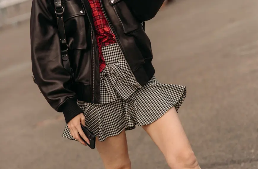 Streetstyle: 5 літніх мініспідниць, які ми носитимемо і цієї осені