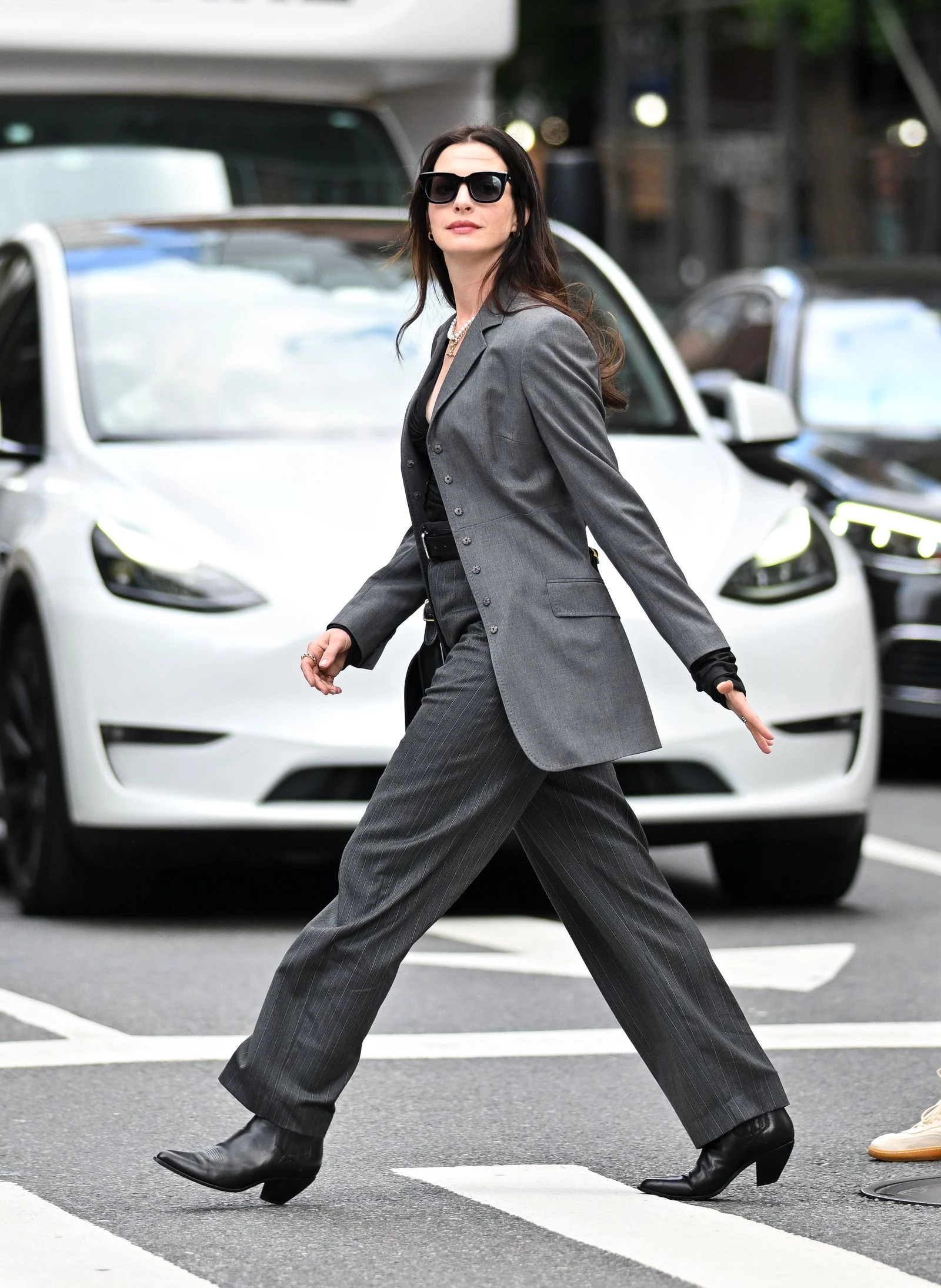 4 пари взуття Енн Гетевей у фільмі "Диявол носить Prada 2", які мають бути й у вашому гардеробі4