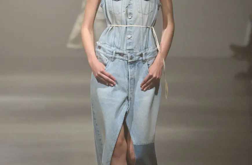 4 наймодніші максіспідниці з деніму, які бездоганно доповнять ваш стиль