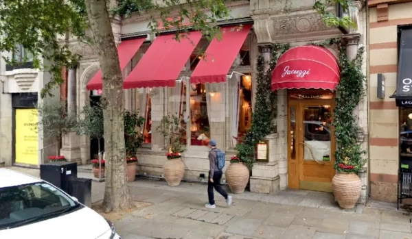 Ресторан з джакузі, Кенсінгтон (Фото: Google)