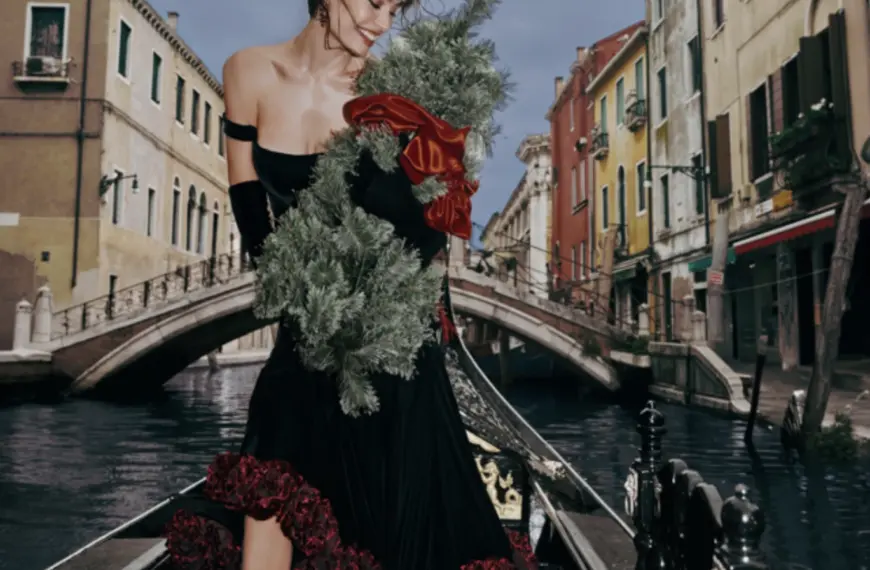 Червона Троянда: Українська марка Rosa Bianca представила святкову кампанію, присвячену жіночності.