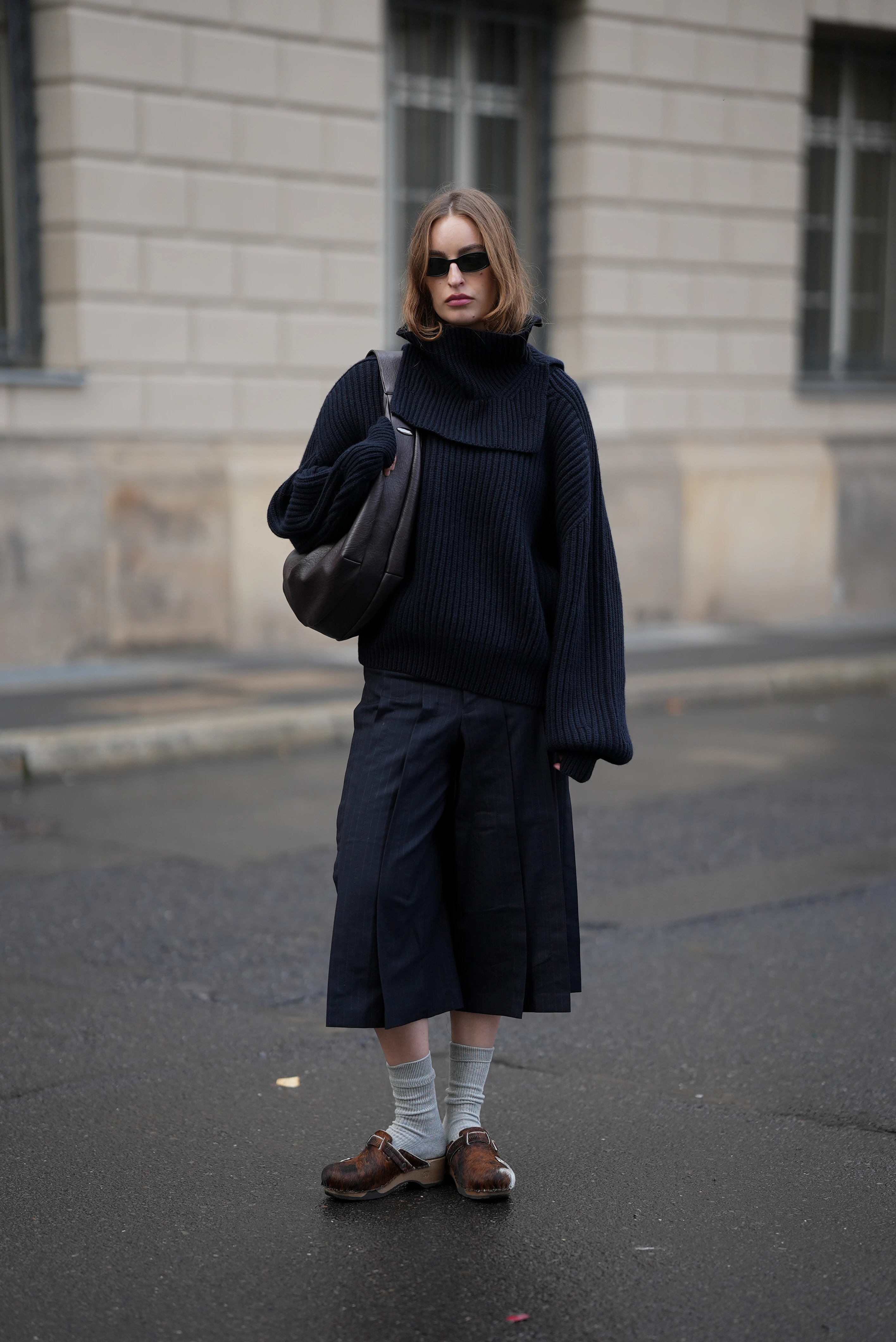 Мюлі та клоги: дивовижно вдалий вибір взуття для зими (якщо сніговий покрив не надто глибокий).
4