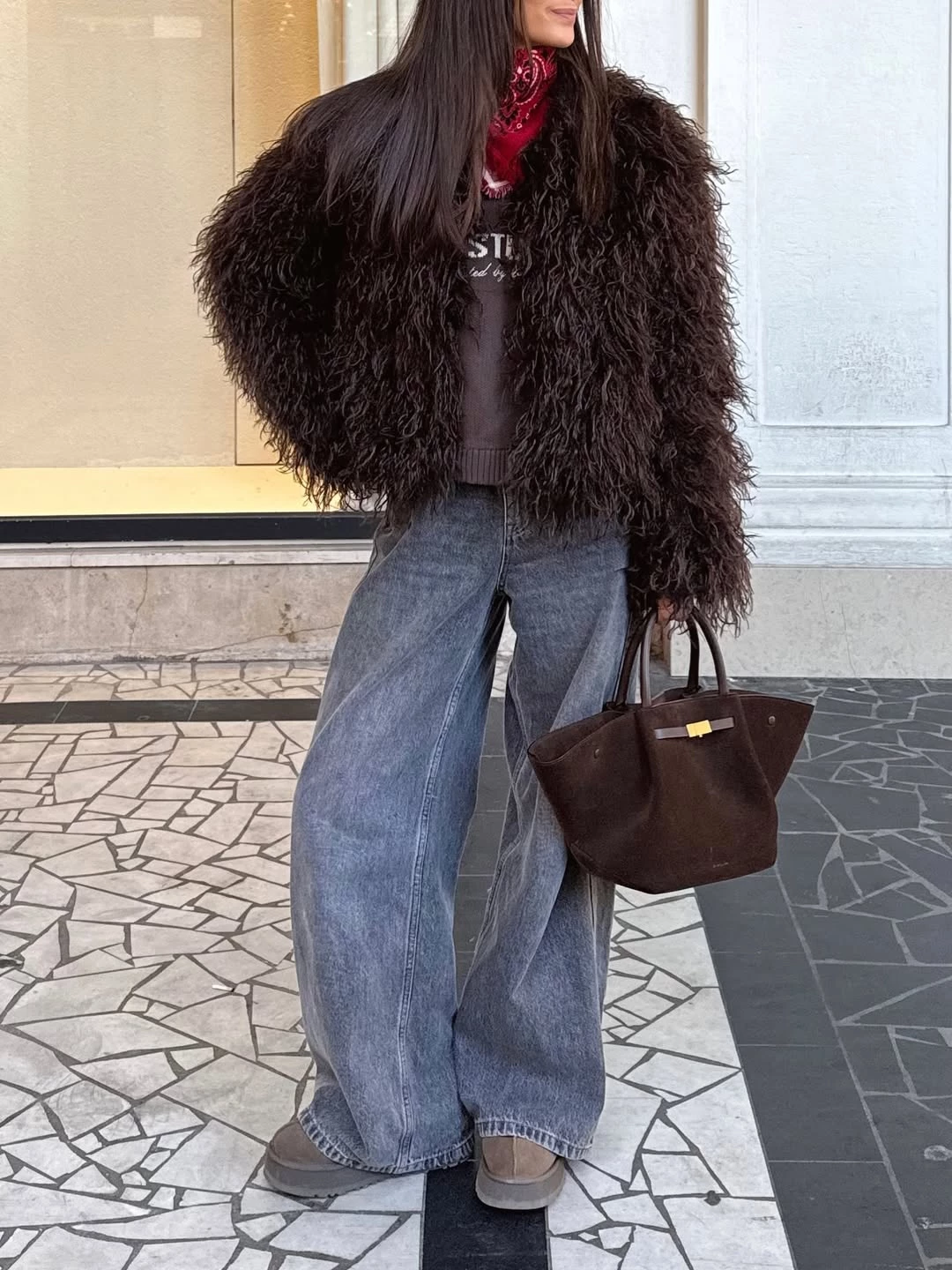 Instagram @louisevgrxx2