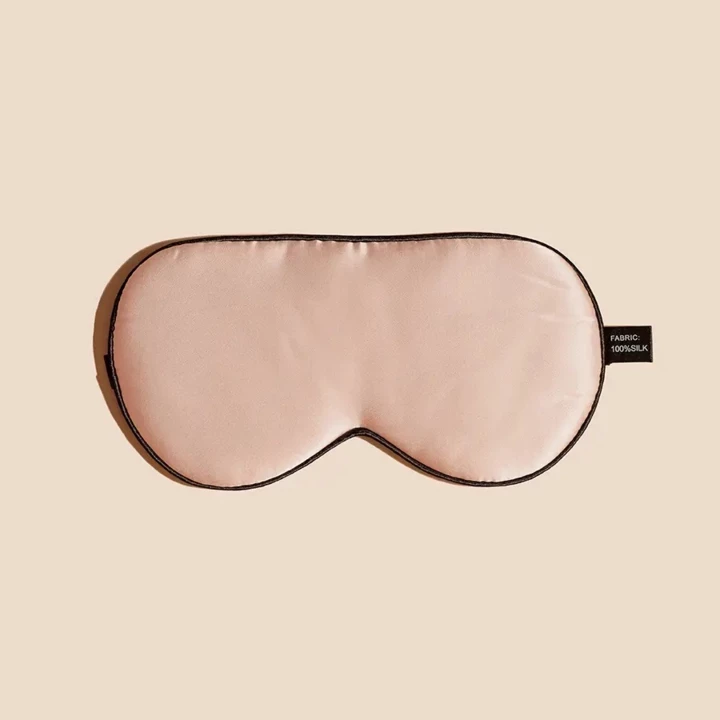 VOGUE UA: Четвертий пункт плану – покращити сон.
6