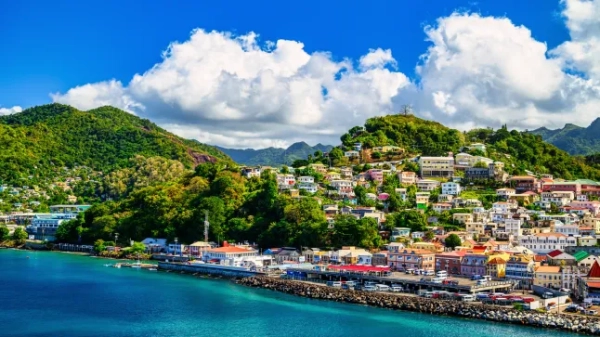 Сент-Джордж, столиця карибського острова Гренада.