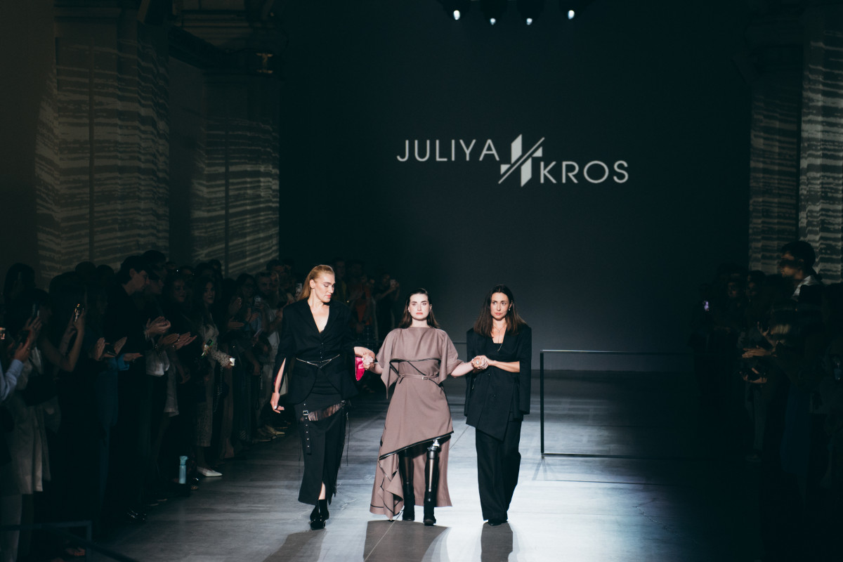 Зробити доступним: як бренд одягу JULIYA KROS впроваджує інклюзивність у власні моделі
1