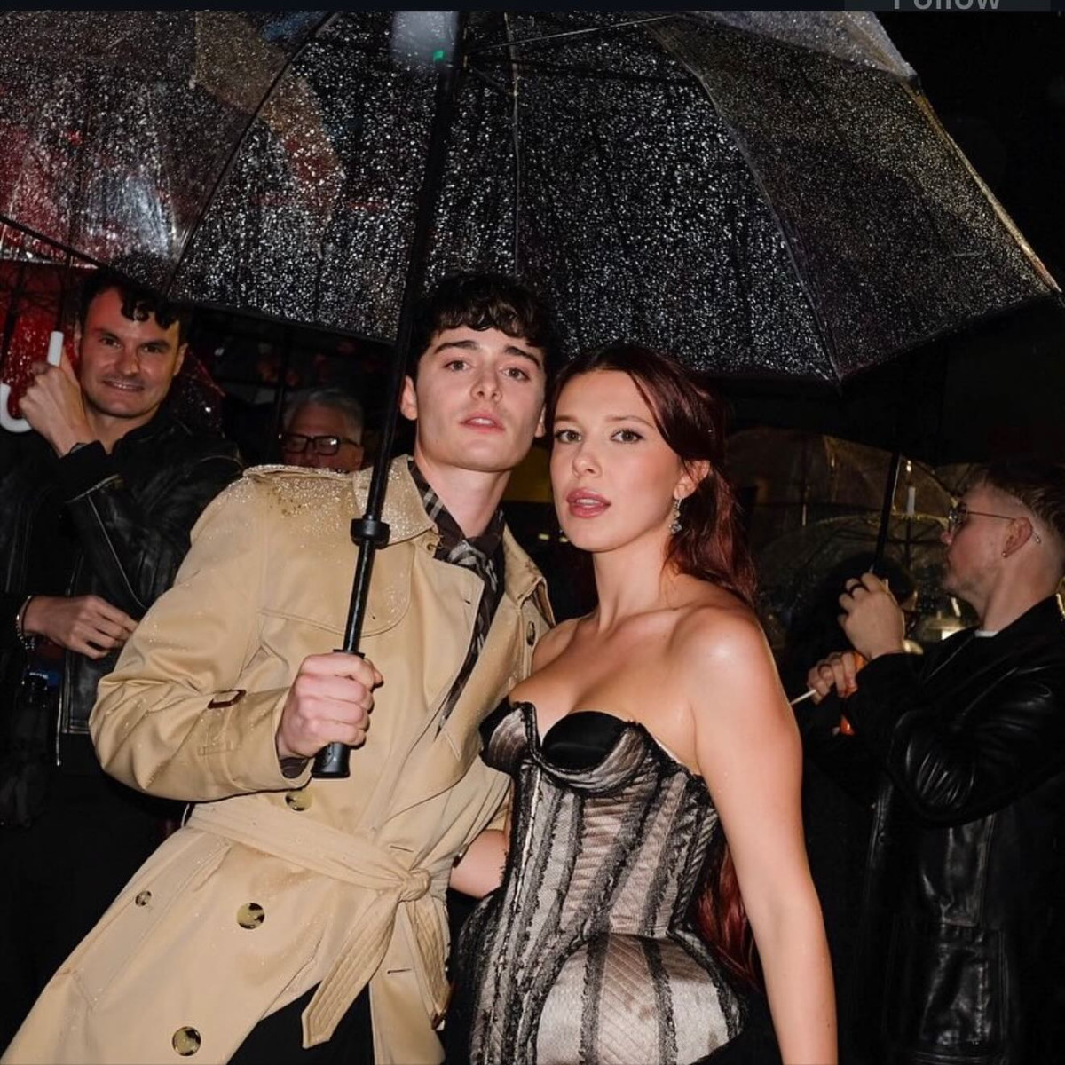 Актори "Дивних див": як змінилася їх зовнішність за десятиліття зйомок.
6