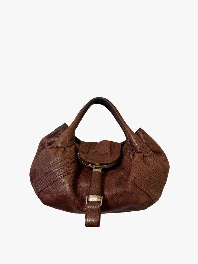 Знакові ретро-сумки: прогнозоване повернення у 2026
11