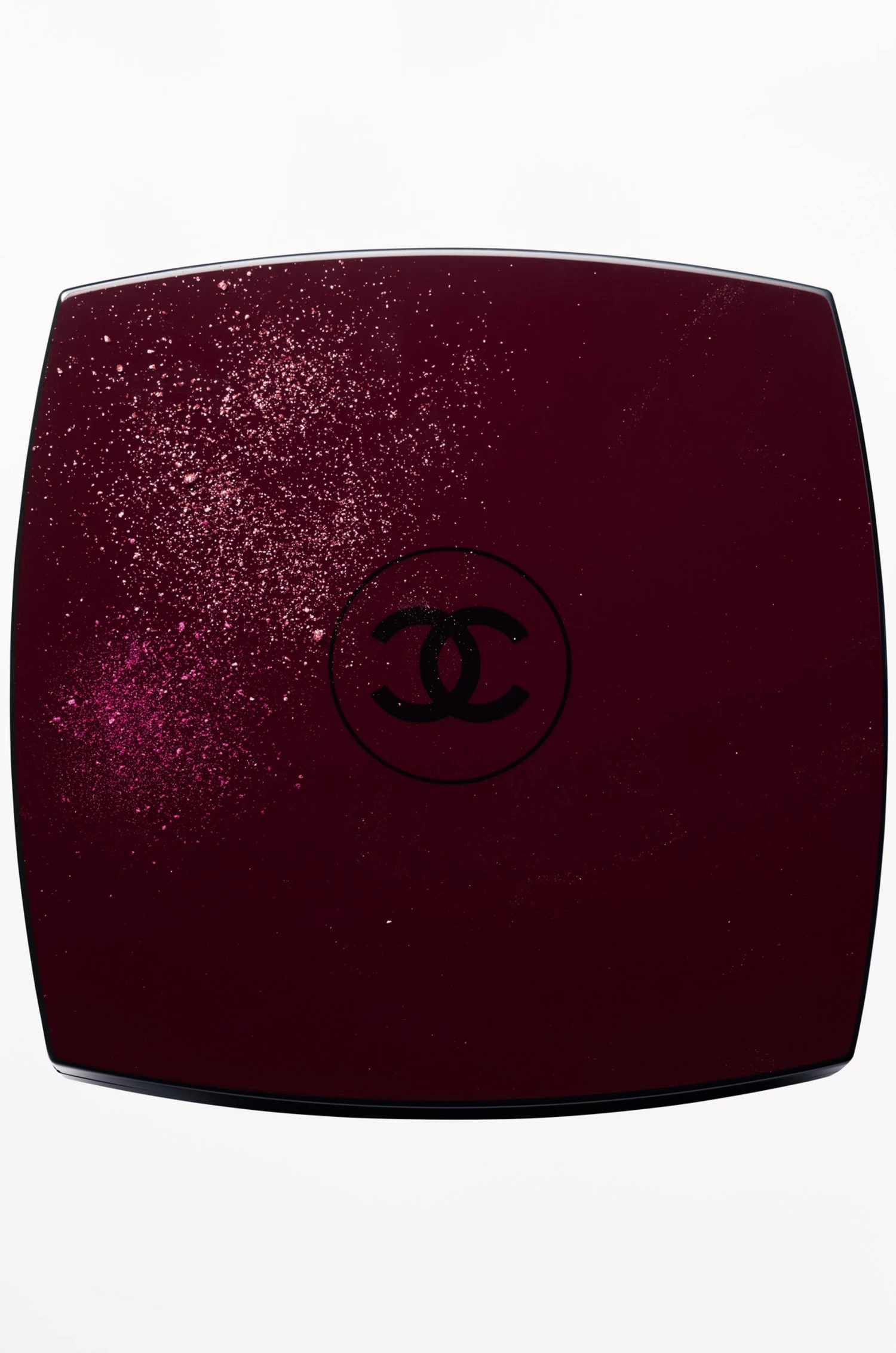 Chanel презентує Rouge Noir Makeup — новітню темну сторінку в літописі легендарного тону10