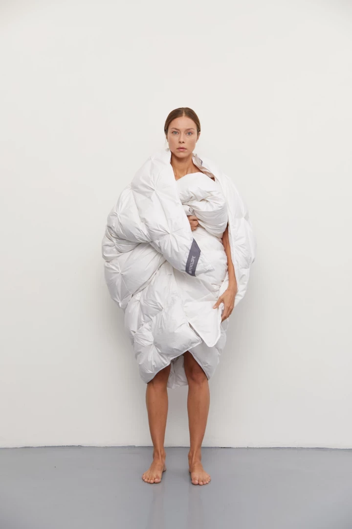 VOGUE UA: Четвертий пункт плану – покращити сон.
3