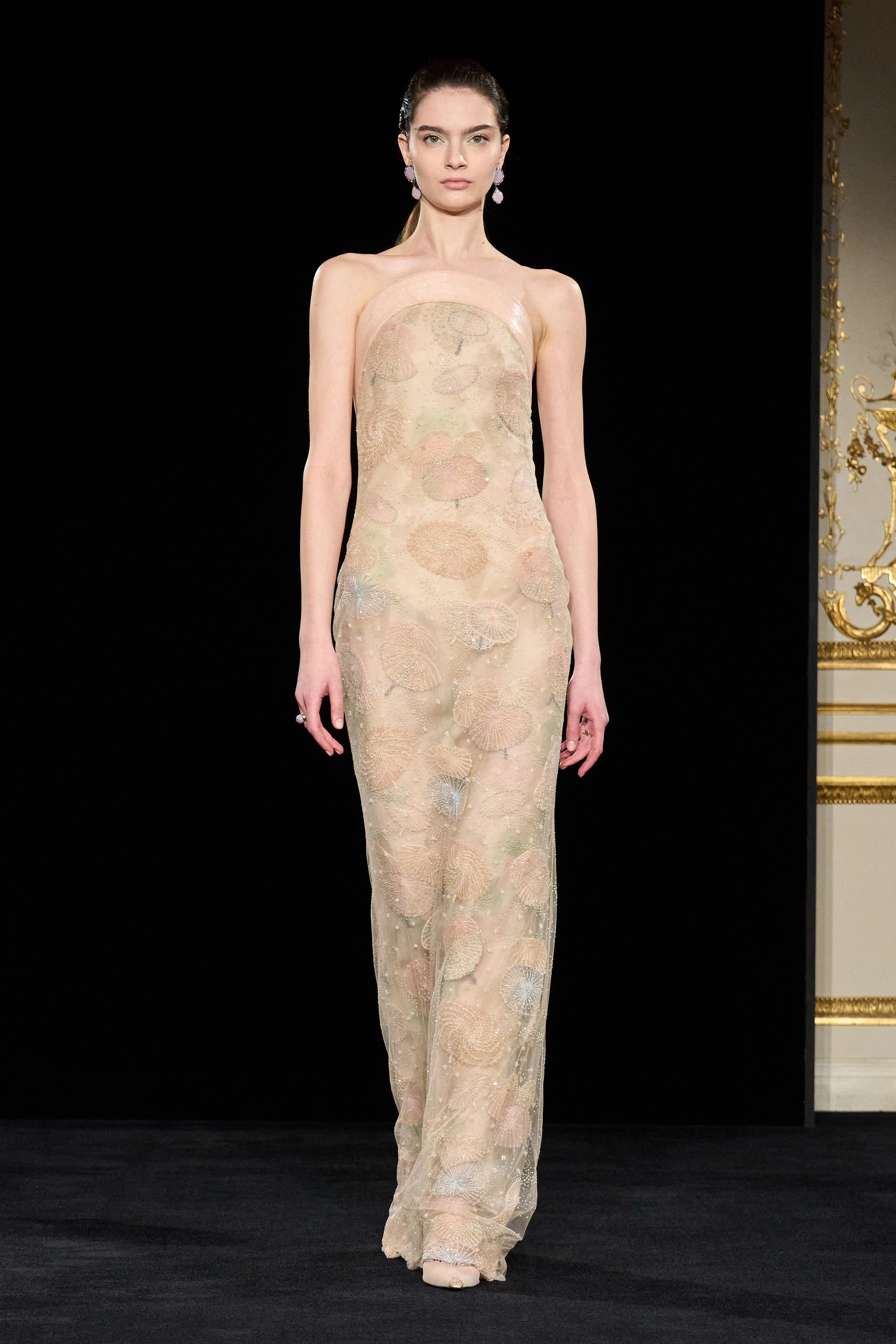 Armani Privé: Перший погляд на колекцію Сільвани Армані
8