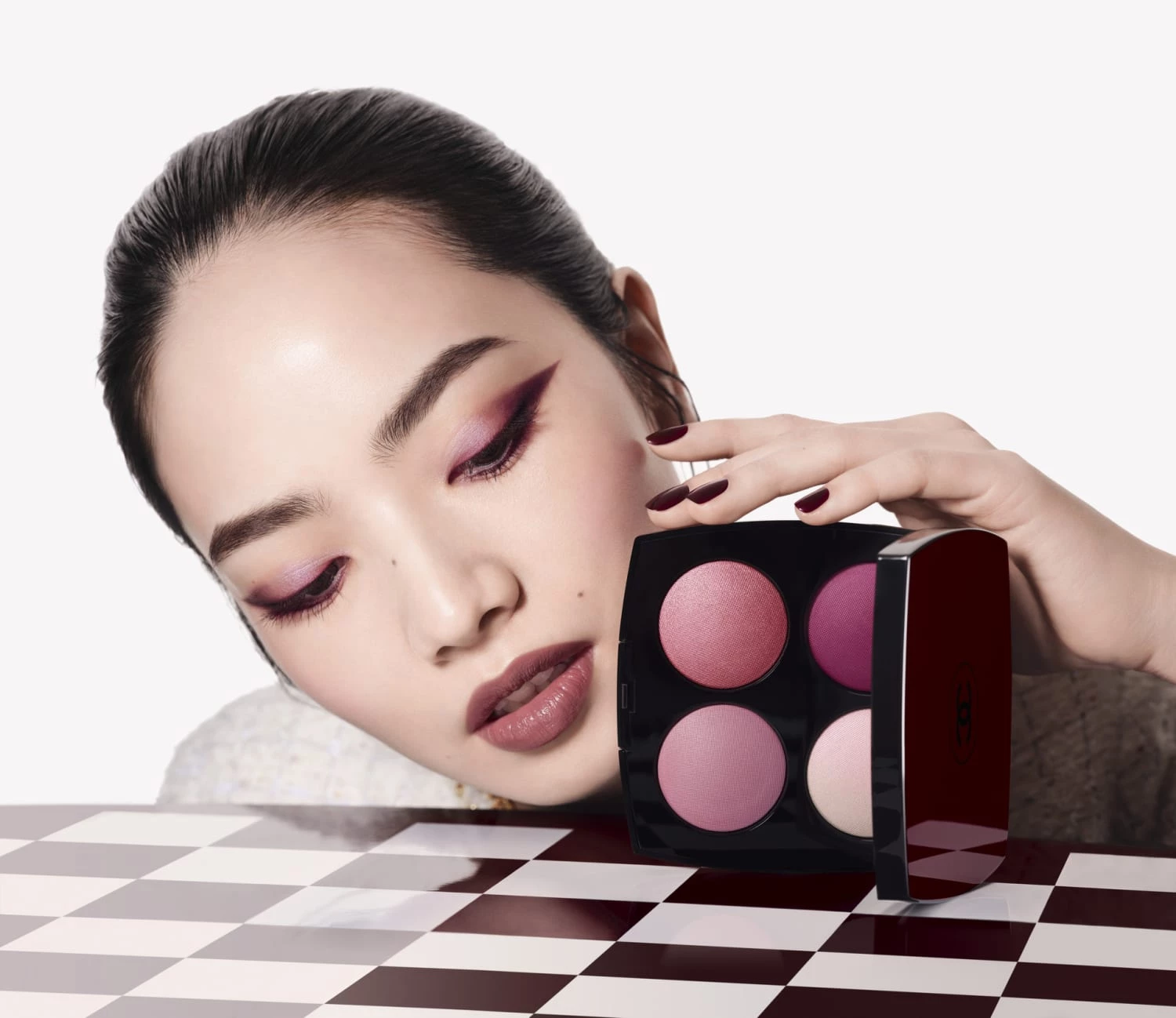 Chanel презентує Rouge Noir Makeup — новітню темну сторінку в літописі легендарного тону3
