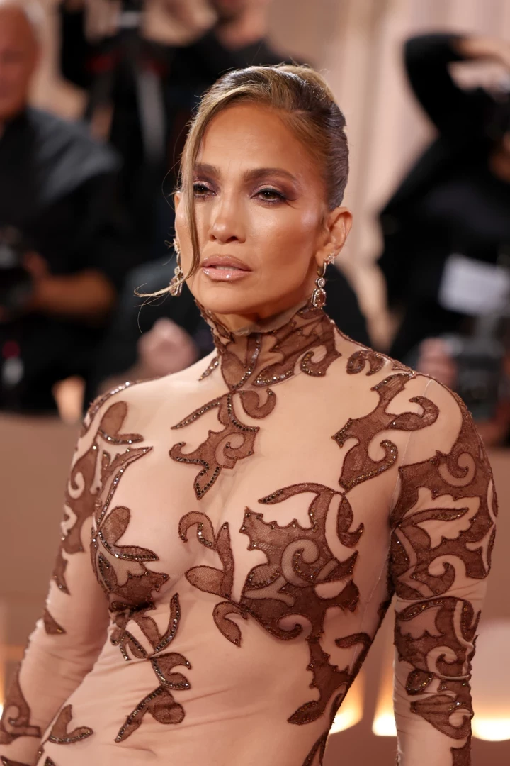 "Золотий глобус" 2026: 8 найяскравіших б'юті-образів з нагородження
6