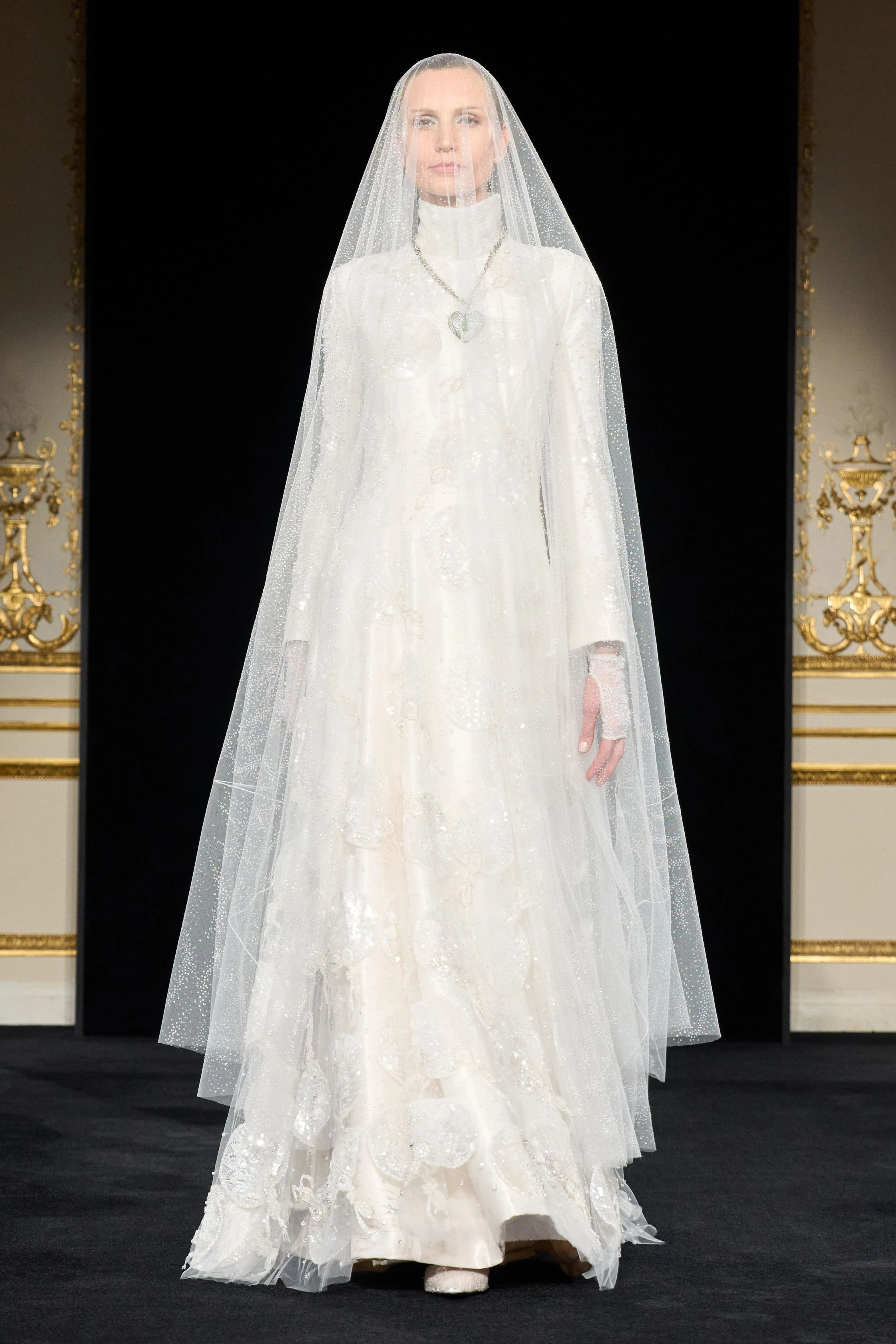 Armani Privé: Перший погляд на колекцію Сільвани Армані
16