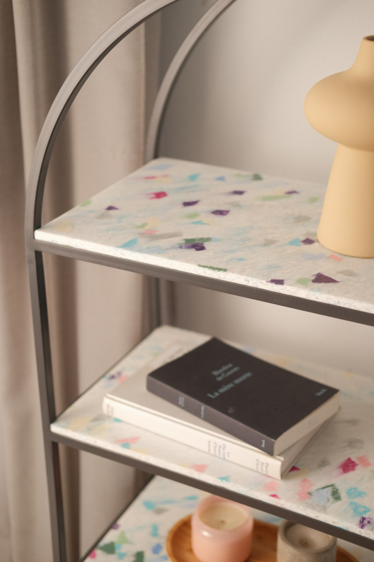 Створення Доступності: Як Recast Plastic, бренд меблів, впроваджує інклюзивність в дизайн.
9