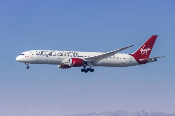 Літак Boeing 787-9 Dreamliner авіакомпанії Virgin Atlantic у міжнародному аеропорту Лос-Анджелеса, США