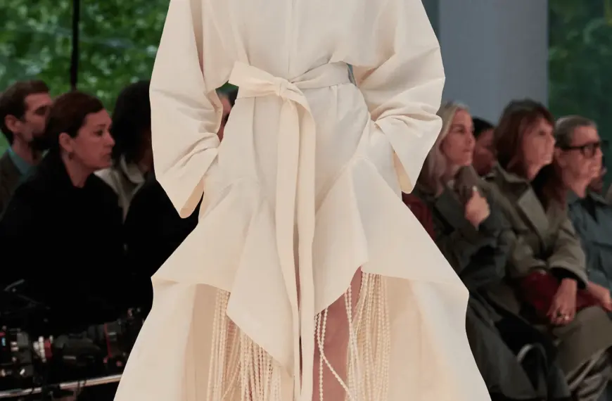 Це пальто – найстильніша обнова сезону, і ось причини.