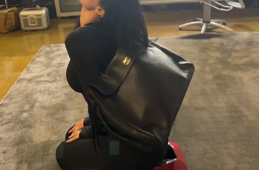 Сумка-шопер чорного кольору а-ля Кайлі Дженнер: ідеальна міцна сумка на всі випадки життя