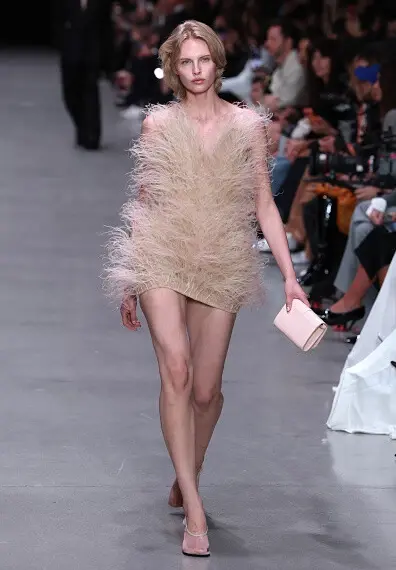 Весняний французький шик: актуальна паризька укладка