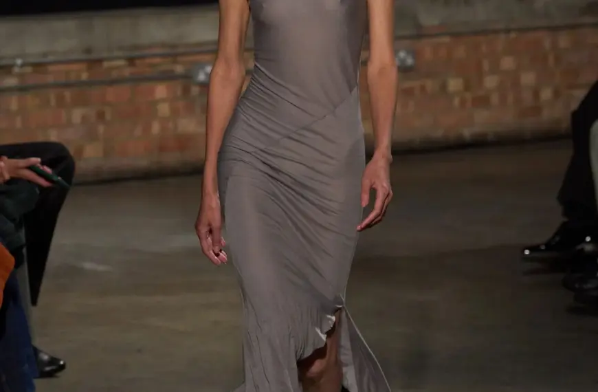 Сірий – актуальний колір: must-have 2026 року.