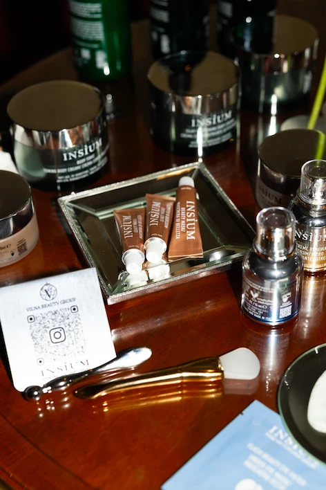 Київ зустрів INSÌUM, італійську марку нейрокосметики.
2