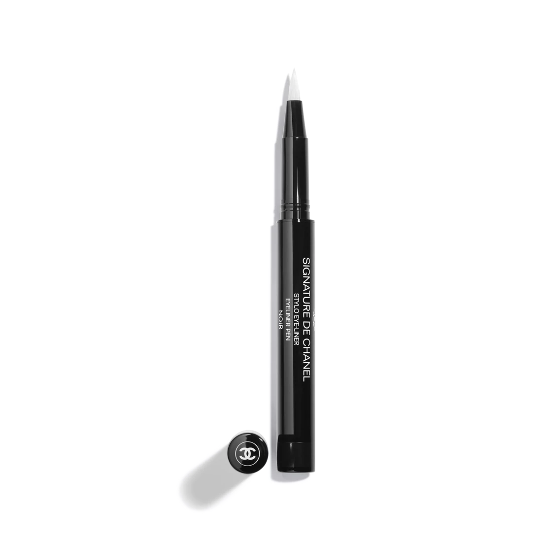 Відтворення луків краси з нью-йоркського шоу Chanel.
12