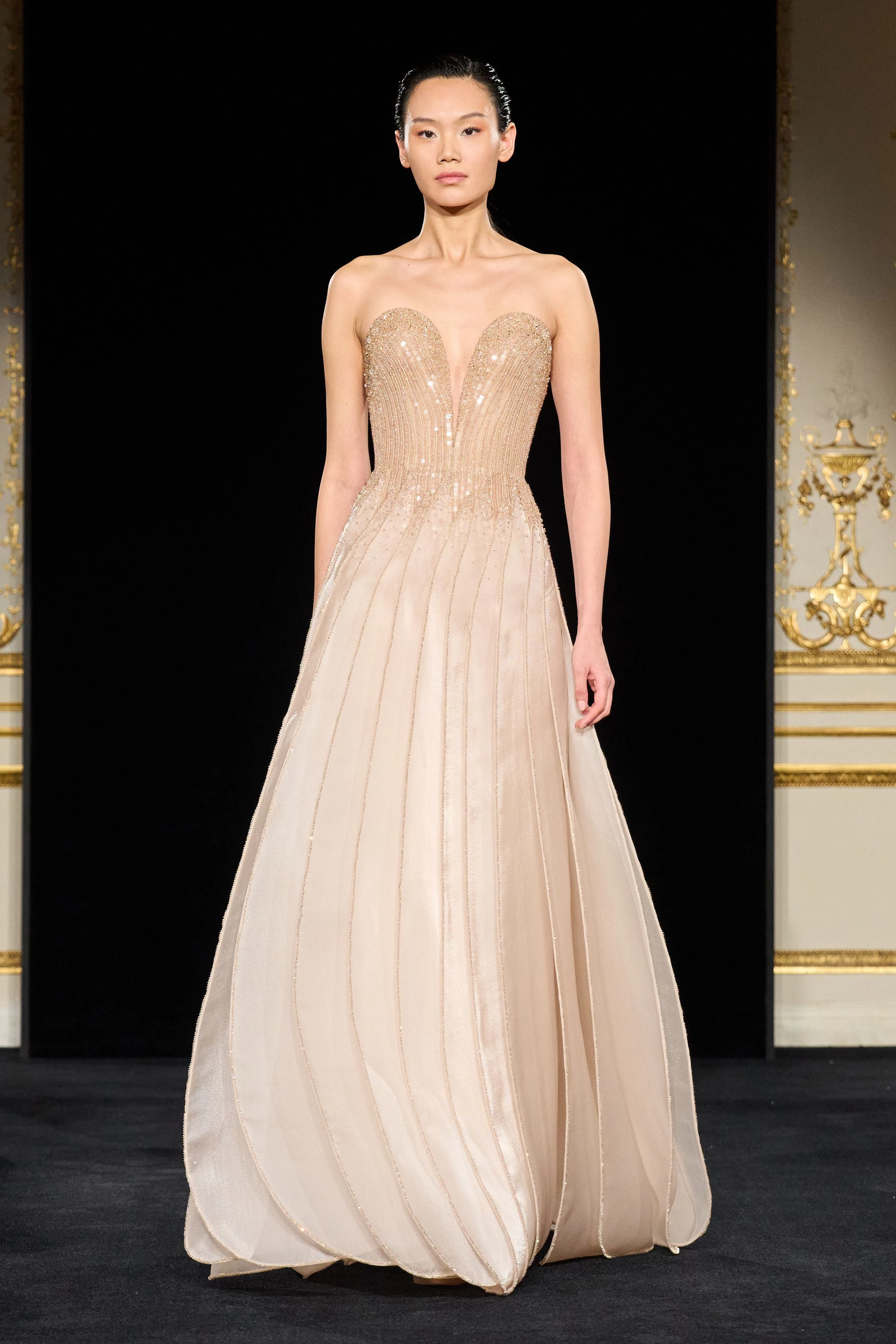 Armani Privé: Перший погляд на колекцію Сільвани Армані
15