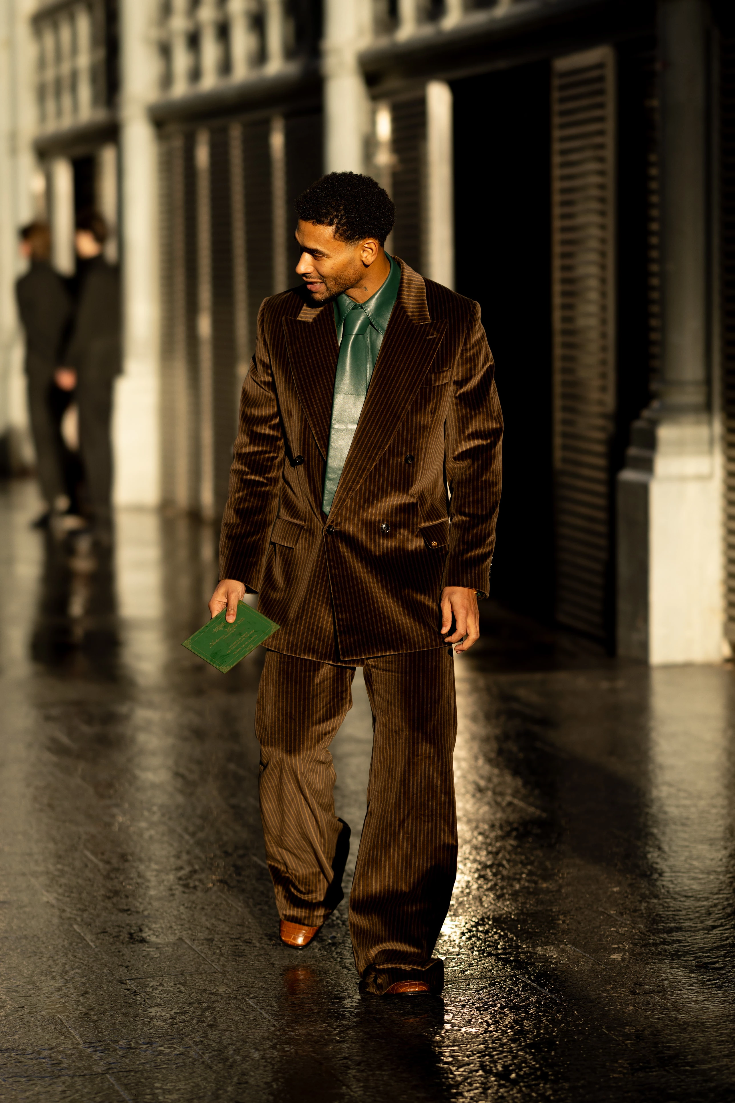 Вуличний стиль: найбільш стильні чоловіки на паризьких вулицях
7