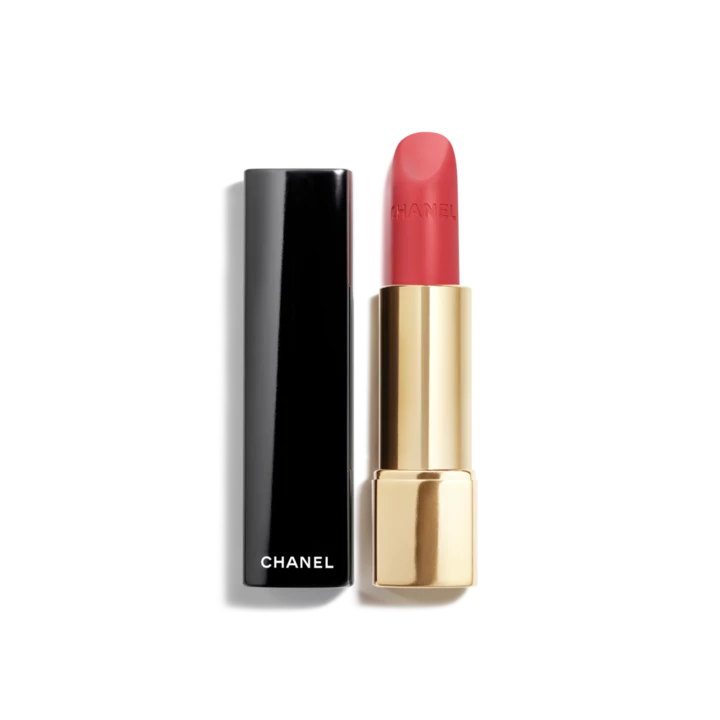 Відтворення луків краси з нью-йоркського шоу Chanel.
16