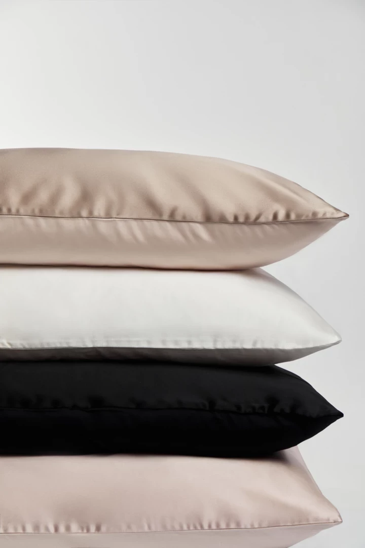 VOGUE UA: Четвертий пункт плану – покращити сон.
4