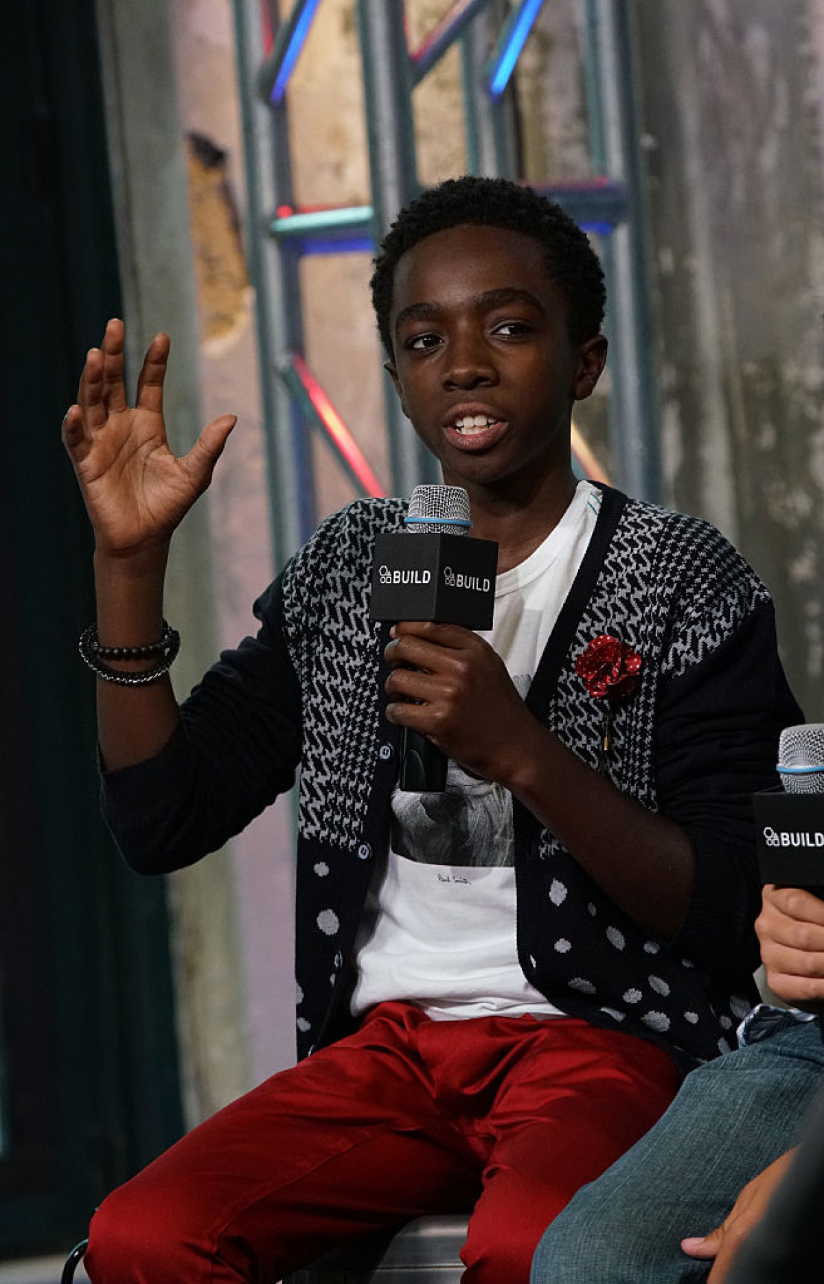 Актори "Дивних див": як змінилася їх зовнішність за десятиліття зйомок.
13