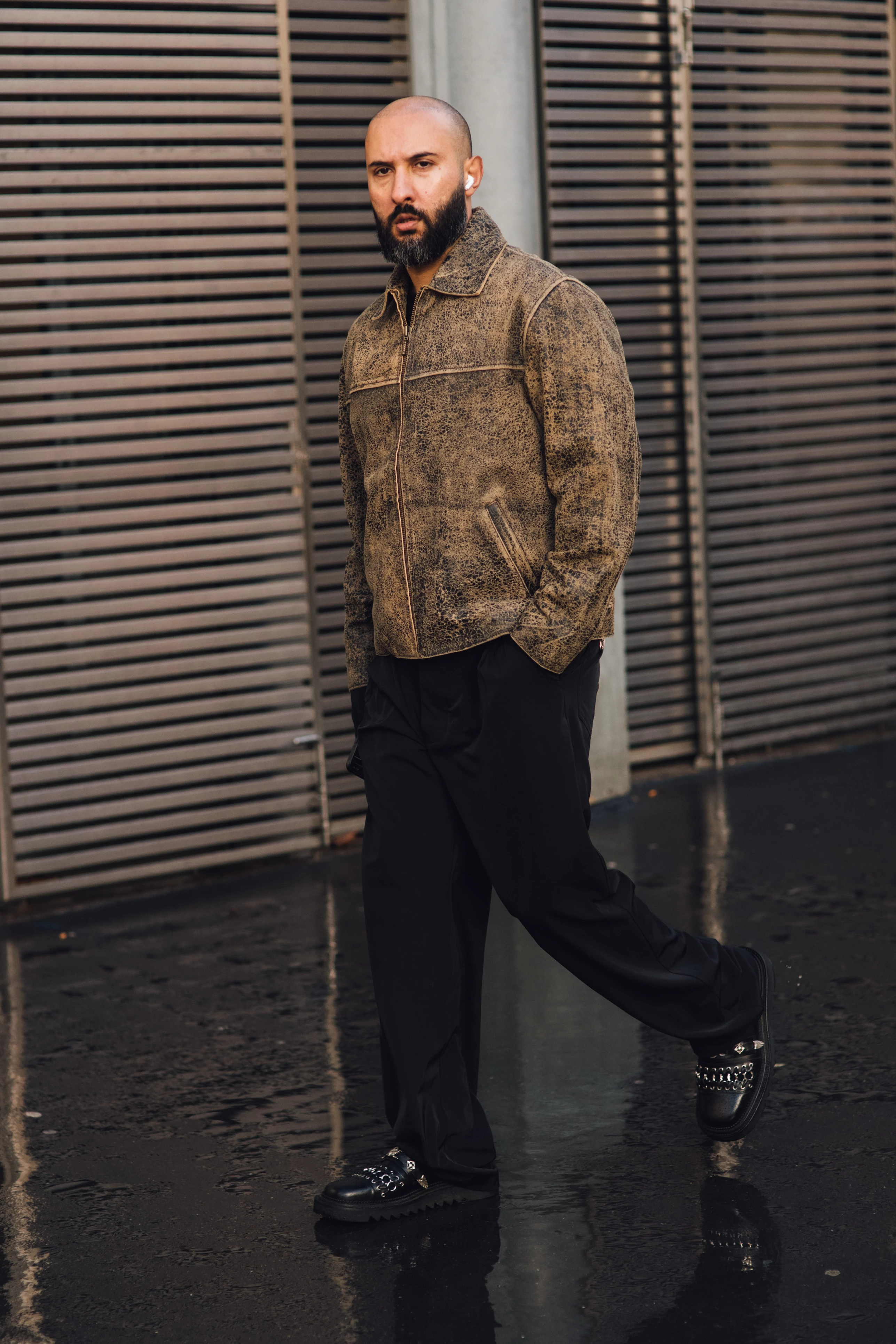 Вуличний стиль: найбільш стильні чоловіки на паризьких вулицях
26