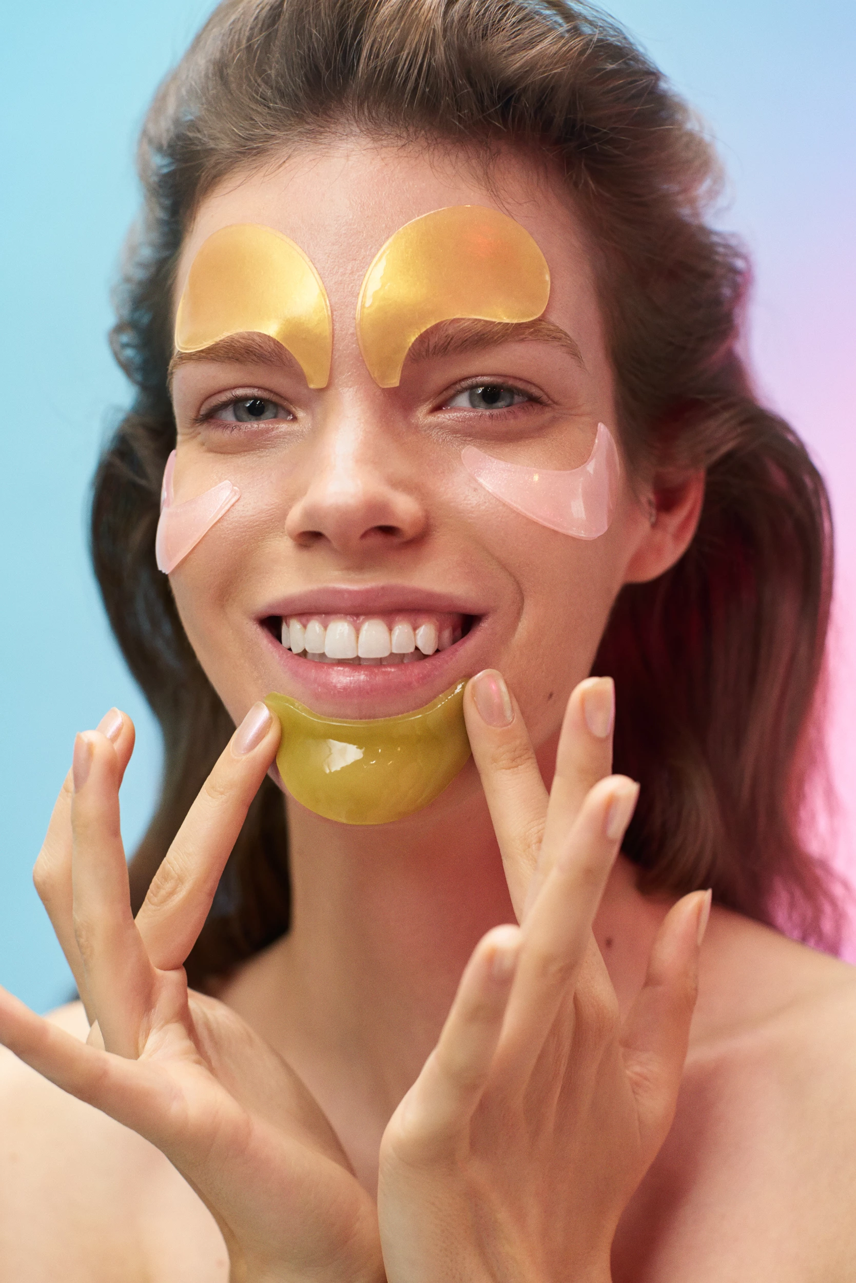 Вірно застосовуємо патчі під очі
0