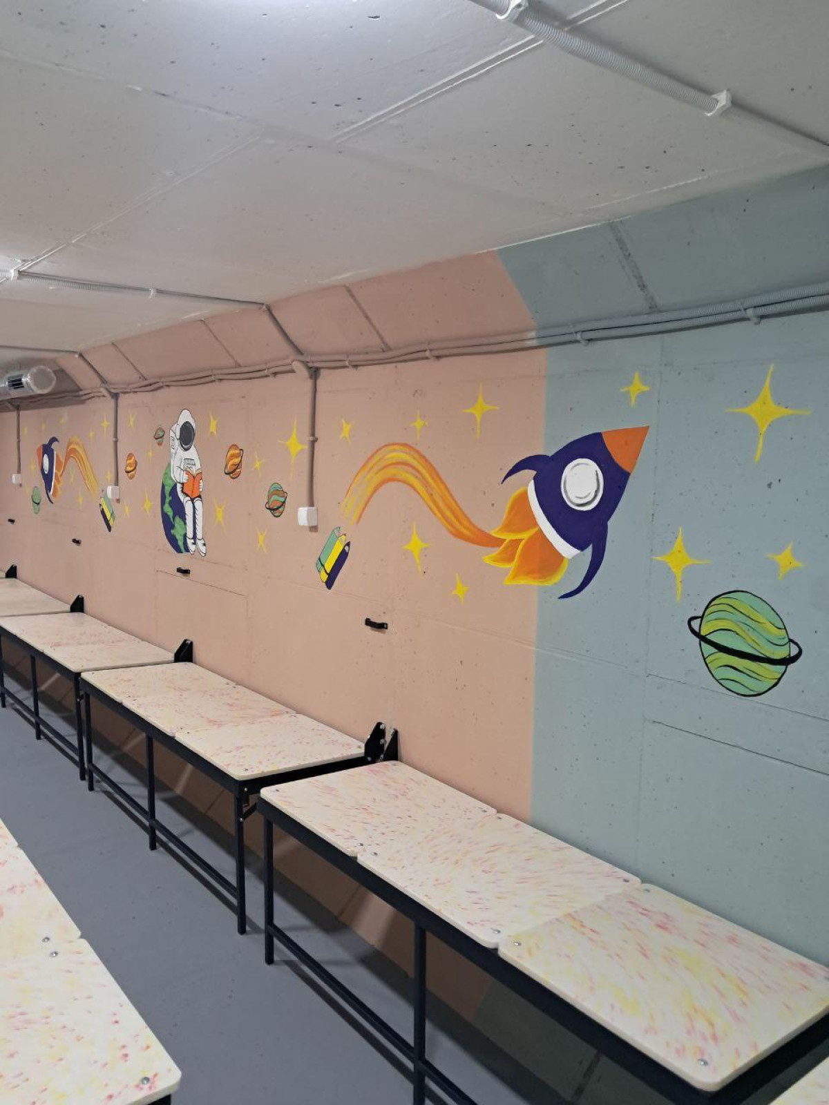 Створення Доступності: Як Recast Plastic, бренд меблів, впроваджує інклюзивність в дизайн.
6