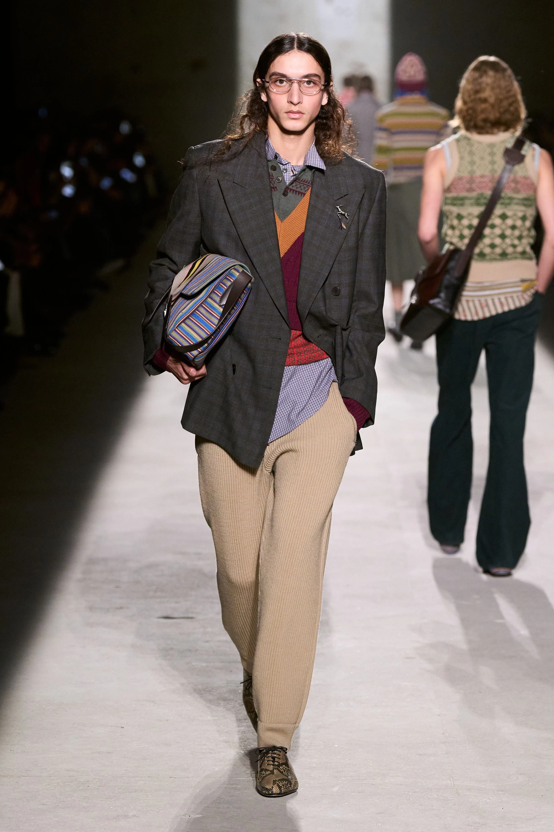 Недосконале змужніння: свіжа чоловіча лінія Dries Van Noten сезон осінь-зима 2026/2027
5