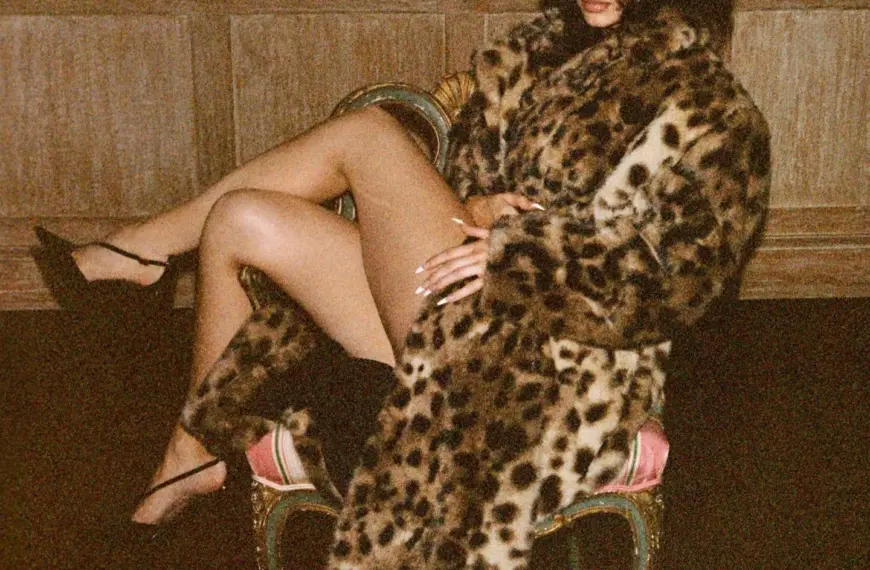 Урочисте пальто замість сукні: зимовий зсув акцентів