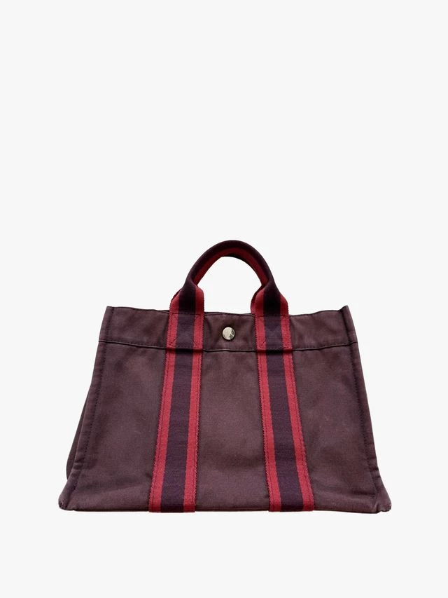 Знакові ретро-сумки: прогнозоване повернення у 2026
3