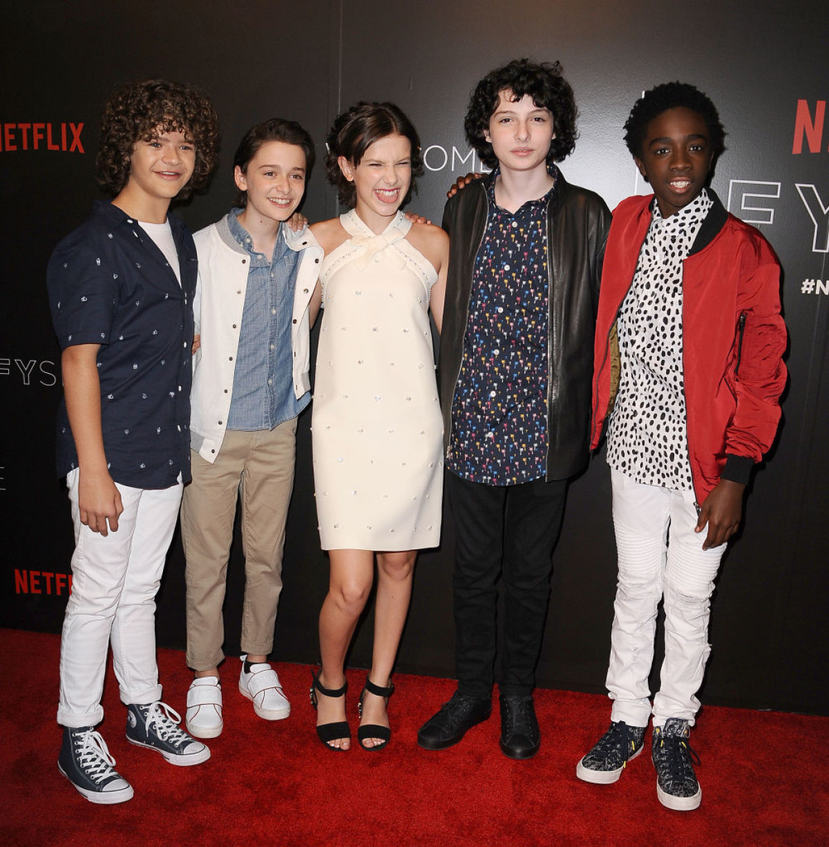 Актори "Дивних див": як змінилася їх зовнішність за десятиліття зйомок.
1