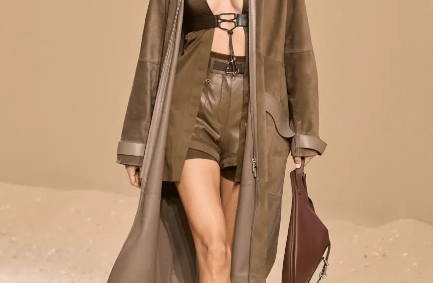 Пісочний хакі – неочікуваний топ-колір майбутнього зимово-весняного сезону